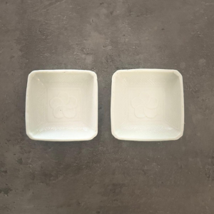 Antique Japanese porcelain mamezara (small plate)